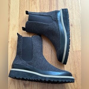 Universal Thread Charcoal Ankle Booties